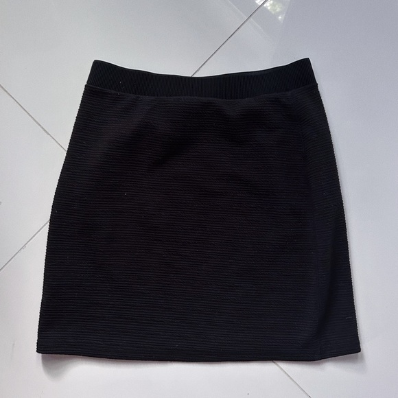 Black Ribbed Bodycon Skirt - Picture 3 of 3